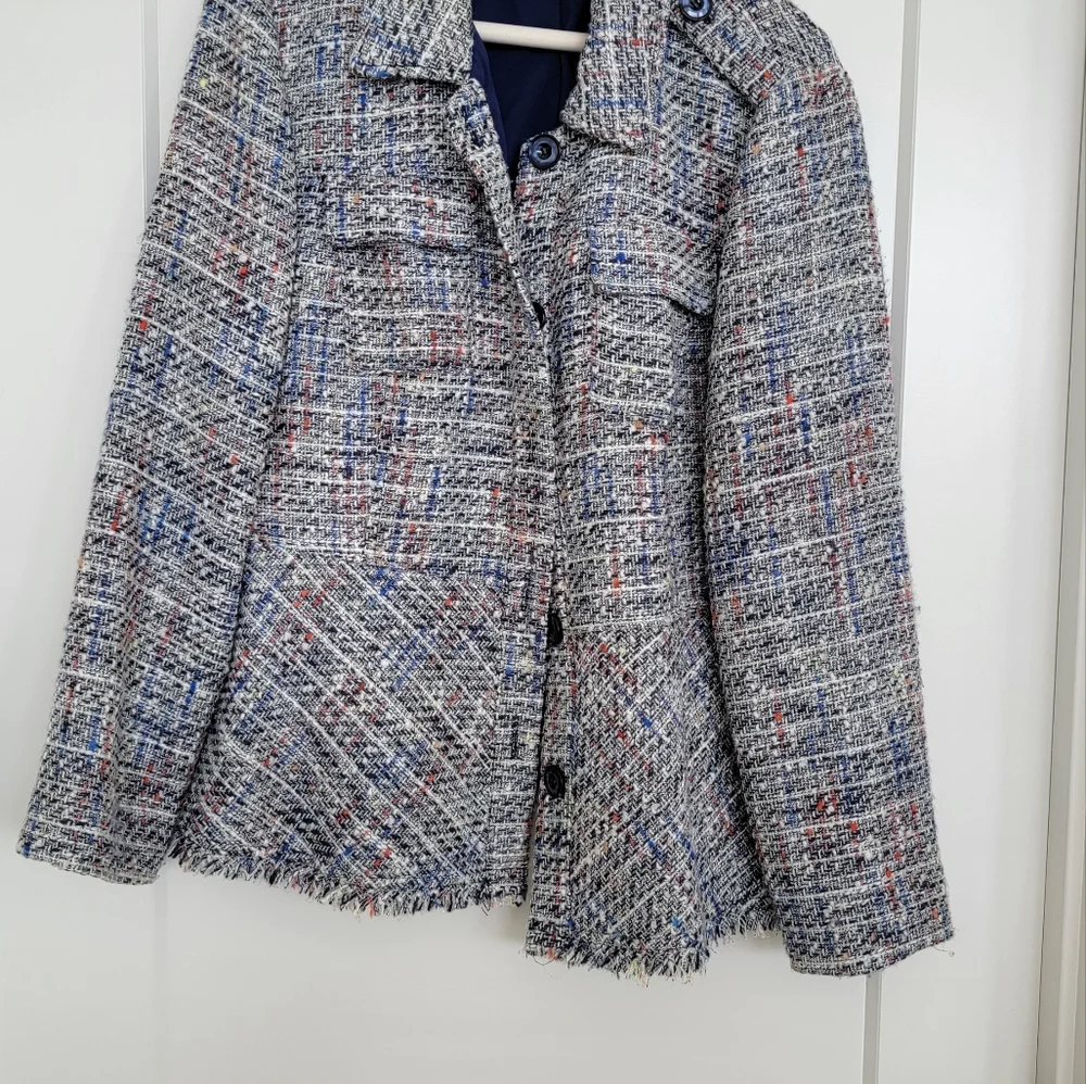 Blazer - Picture 3 of 4